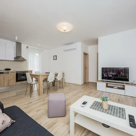 Mare 아파트 트로기르